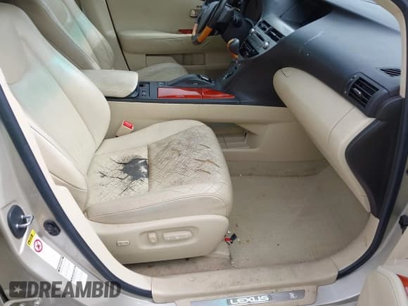 ✅ 2011 Lexus RX 350 • VIN: 2T2BK1BA3BC092367 • Lot: 41641965. Wystawiony na IAAI z przebiegiem 146 966 mil. Bezpłatny archiwum sprzedaży aukcyjnych z USA i szczegółowy raport historii pojazdu na DreamBid. Zdjęcie 5.