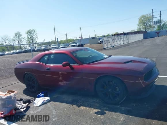 ✅ 2022 Dodge Challenger SXT • VIN: 2C3CDZGGXNH109629 • Lot: 41977454. Listed on IAAI with 64,946 mi. Free auction sales archive from the USA and detailed vehicle history report at DreamBid. Image 13.