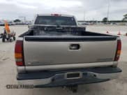 ✅ 2002 Chevrolet Silverado 1500 LS • VIN: 2GCEC19T421274325 • Lot: 70411694. Wystawiony na Copart z przebiegiem 304 519 mil. Bezpłatny archiwum sprzedaży aukcyjnych z USA i szczegółowy raport historii pojazdu na DreamBid. Zdjęcie 6.