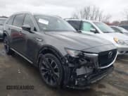 ✅ 2024 Mazda CX-90 S • VIN: JM3KK1HC0R1116434 • Lot: 43761256. Wystawiony na IAAI z przebiegiem 29 617 mil. Bezpłatny archiwum sprzedaży aukcyjnych z USA i szczegółowy raport historii pojazdu na DreamBid. Zdjęcie 1.