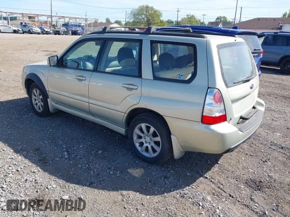 ✅ 2007 Subaru Forester X • VIN: JF1SG65697H741642 • Lot: 43363411. Listed on IAAI with 94,122 mi. Free auction sales archive from the USA and detailed vehicle history report at DreamBid. Image 3.