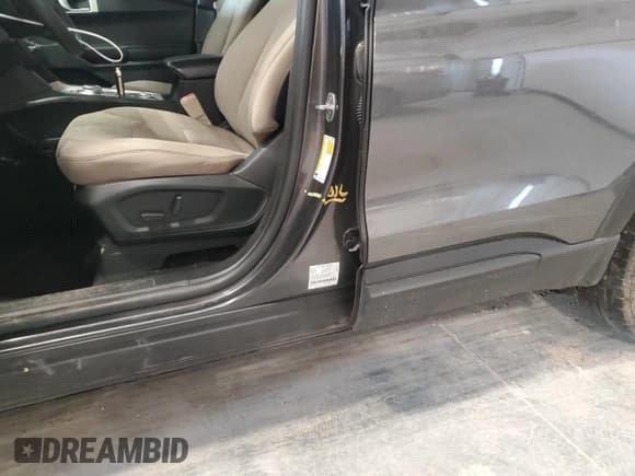 ✅ 2020 Ford Explorer • VIN: 1FMSK8BH0LGB30372 • Lot: 71184365. Wystawiony na Copart z przebiegiem 159 307 mil. Bezpłatny archiwum sprzedaży aukcyjnych z USA i szczegółowy raport historii pojazdu na DreamBid. Zdjęcie 13.