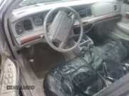 ✅ 1995 Mercury Grand Marquis LS • VIN: 2MELM75W8SX639611 • Lot: 73941544. Wystawiony na Copart z przebiegiem 58 149 mil. Bezpłatny archiwum sprzedaży aukcyjnych z USA i szczegółowy raport historii pojazdu na DreamBid. Zdjęcie 8.