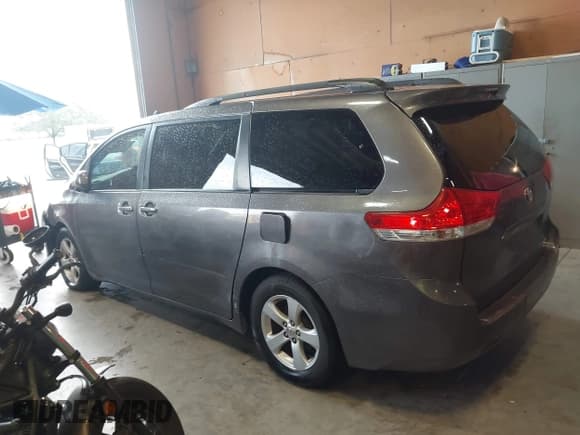 ✅ 2014 Toyota Sienna LE AAS • VIN: 5TDKK3DC8ES487963 • Lot: 43192797. Listed on IAAI with 229,003 mi. Free auction sales archive from the USA and detailed vehicle history report at DreamBid. Image 14.