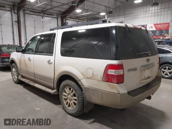 ✅ 2013 Ford Expedition Max XLT • VIN: 1FMJK1J5XDEF12061 • Lot: 43545615. Wystawiony na IAAI z przebiegiem 171 647 mil. Bezpłatny archiwum sprzedaży aukcyjnych z USA i szczegółowy raport historii pojazdu na DreamBid. Zdjęcie 3.