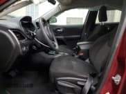 ✅ 2019 Jeep Cherokee Latitude • VIN: 1C4PJLCB0KD241143 • Lot: 86598155. Wystawiony na Copart z przebiegiem 135 150 mil. Bezpłatny archiwum sprzedaży aukcyjnych z USA i szczegółowy raport historii pojazdu na DreamBid. Zdjęcie 7.