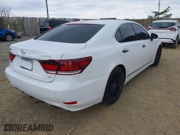 ✅ 2015 Lexus LS 460 • VIN: JTHCL5EF6F5024277 • Лот: 41899528. Опубликован ранее на IAAI с пробегом 126 743 миль. Бесплатный доступ к архиву аукционных продаж из США и подробный отчёт об истории автомобиля на DreamBid. Изображение 4.