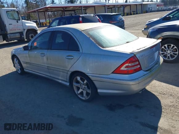 ✅ 2007 Mercedes-Benz C 230 Sport • VIN: WDBRF52H77F920266 • Lot: 41692735. Wystawiony na IAAI z przebiegiem Nie podano. Bezpłatny archiwum sprzedaży aukcyjnych z USA i szczegółowy raport historii pojazdu na DreamBid. Zdjęcie 3.