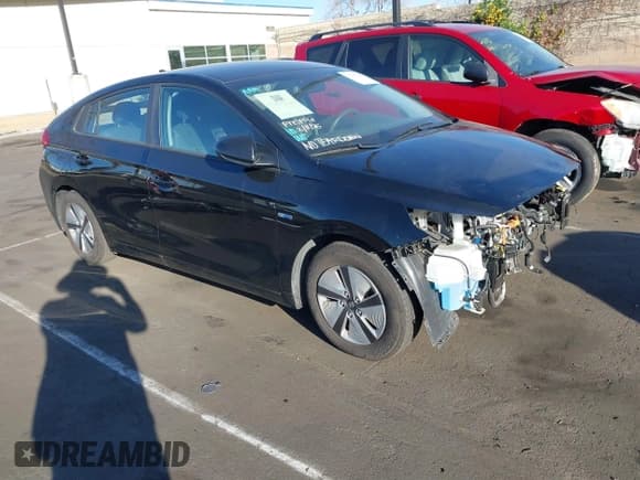 ✅ 2019 Hyundai Ioniq Blue • VIN: KMHC65LC7KU111411 • Lot: 41631240. Wystawiony na IAAI z przebiegiem 95 944 mil. Bezpłatny archiwum sprzedaży aukcyjnych z USA i szczegółowy raport historii pojazdu na DreamBid. Zdjęcie 1.