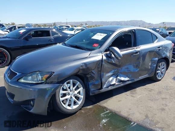 ✅ 2012 Lexus IS 350 • VIN: JTHCE5C2XC5002952 • Lot: 41670617. Wystawiony na IAAI z przebiegiem 144 002 mil. Bezpłatny archiwum sprzedaży aukcyjnych z USA i szczegółowy raport historii pojazdu na DreamBid. Zdjęcie 2.