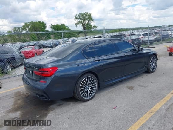 ✅ 2019 BMW 7 Series 740i • VIN: WBA7E2C57KB217844 • Lot: 42378704. Listed on IAAI with 73,139 mi. Free auction sales archive from the USA and detailed vehicle history report at DreamBid. Image 4.
