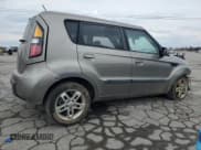 ✅ 2010 Kia Soul + • VIN: KNDJT2A20A7124401 • Lot: 91655335. Wystawiony na Copart z przebiegiem 121 445 mil. Bezpłatny archiwum sprzedaży aukcyjnych z USA i szczegółowy raport historii pojazdu na DreamBid. Zdjęcie 3.