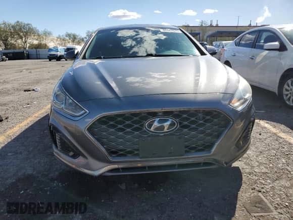 ✅ 2019 Hyundai Sonata SEL • VIN: 5NPE34AF4KH733066 • Lot: 86687675. Wystawiony na Copart z przebiegiem 93 057 mil mil. Skorzystaj z bezpłatnego archiwum sprzedaży aukcyjnych z USA i zobacz szczegółowy raport historii pojazdu na DreamBid. Zdjęcie 5.
