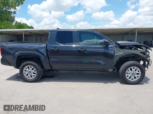 ✅ 2025 Toyota Tacoma SR • VIN: 3TYKD5HN5ST021344 • Lot: 42568643. Wystawiony na IAAI z przebiegiem 5 567 mil. Bezpłatny archiwum sprzedaży aukcyjnych z USA i szczegółowy raport historii pojazdu na DreamBid. Zdjęcie 14.