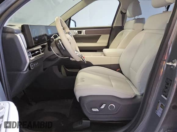 2025 Hyundai Santa Fe SEL с VIN 5NMP2DGLXSH079826, выставлен на аукционе Copart как лот 46659765 с пробегом 8 580 миль миль и Чистый • Clean title. История ставок и продаж доступна на DreamBid. Изображение 7.