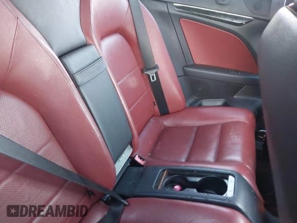 ✅ 2012 Mercedes-Benz E 350 • VIN: WDDKK5KF2CF177819 • Lot: 43413203. Wystawiony na IAAI z przebiegiem 176 080 mil. Bezpłatny archiwum sprzedaży aukcyjnych z USA i szczegółowy raport historii pojazdu na DreamBid. Zdjęcie 8.