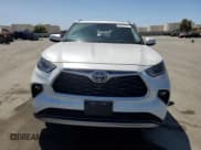 ✅ 2022 Toyota Highlander Hybrid Platinum • VIN: 5TDEBRCH8NS082408 • Lot: 61237515. Listed on Copart with 72,131 mi. Free auction sales archive from the USA and detailed vehicle history report at DreamBid. Image 5.