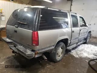 ✅ 1999 GMC Suburban • VIN: 1GKFK16R5XJ742953 • Лот: 42632795. Опубликован ранее на Copart с пробегом 253 432 миль. Бесплатный доступ к архиву аукционных продаж из США и подробный отчёт об истории автомобиля на DreamBid. Изображение 3.