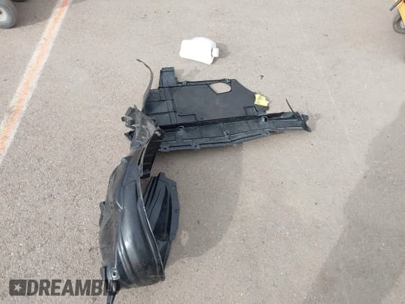 ✅ 2024 Subaru Crosstrek Premium • VIN: JF2GUADC4R8899152 • Lot: 43604572. Listed on IAAI with 5,871 mi. Free auction sales archive from the USA and detailed vehicle history report at DreamBid. Image 12.