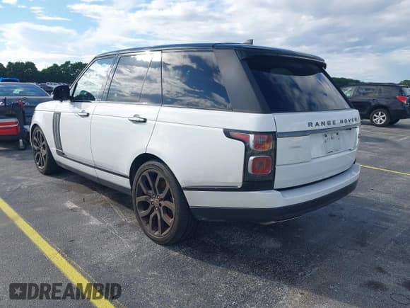 ✅ 2018 Land Rover Range Rover • VIN: SALGR2RV2JA399609 • Lot: 43378611. Wystawiony na IAAI z przebiegiem 90 811 mil. Bezpłatny archiwum sprzedaży aukcyjnych z USA i szczegółowy raport historii pojazdu na DreamBid. Zdjęcie 3.