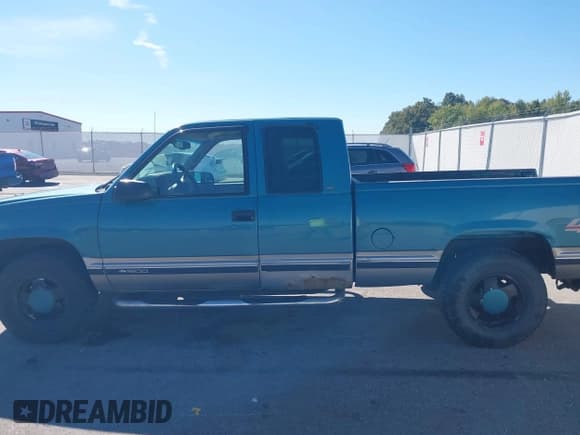✅ 1998 Chevrolet Silverado 1500 • VIN: 2GCEK19R6W1195946 • Lot: 43425299. Wystawiony na IAAI z przebiegiem 203 057 mil. Bezpłatny archiwum sprzedaży aukcyjnych z USA i szczegółowy raport historii pojazdu na DreamBid. Zdjęcie 15.