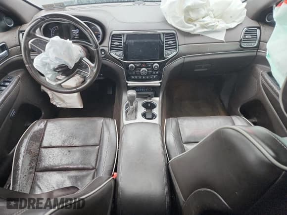 ✅ 2019 Jeep Grand Cherokee Overland • VIN: 1C4RJFCG8KC689528 • Lot: 86176815. Listed on Copart with 80,516 mi. Free auction sales archive from the USA and detailed vehicle history report at DreamBid. Image 8.