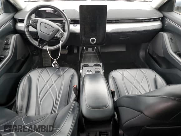 ✅ 2022 Ford Mustang Mach-E Select • VIN: 3FMTK1SS8NMA10013 • Lot: 87267705. Wystawiony na Copart z przebiegiem Nie podano. Bezpłatny archiwum sprzedaży aukcyjnych z USA i szczegółowy raport historii pojazdu na DreamBid. Zdjęcie 8.