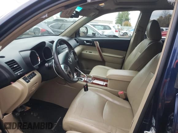 ✅ 2012 Toyota Highlander Limited • VIN: 5TDDK3EH9CS107576 • Лот: 91331915. Опубликован ранее на Copart с пробегом 310 534 миль. Бесплатный доступ к архиву аукционных продаж из США и подробный отчёт об истории автомобиля на DreamBid. Изображение 7.