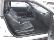 ✅ 2009 Dodge Challenger R/T • VIN: 2B3LJ54T39H572394 • Lot: 43354529. Wystawiony na IAAI z przebiegiem 152 919 mil. Bezpłatny archiwum sprzedaży aukcyjnych z USA i szczegółowy raport historii pojazdu na DreamBid. Zdjęcie 5.