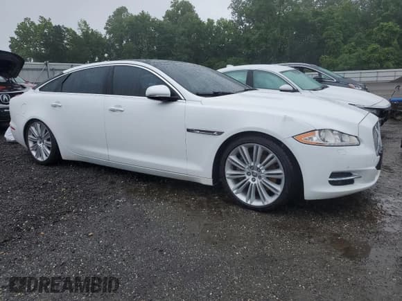 ✅ 2013 Jaguar XJ Portfolio • VIN: SAJWJ2GD3D8V47901 • Лот: 60997605. Опубликован ранее на Copart с пробегом 136 806 миль. Бесплатный доступ к архиву аукционных продаж из США и подробный отчёт об истории автомобиля на DreamBid. Изображение 4.