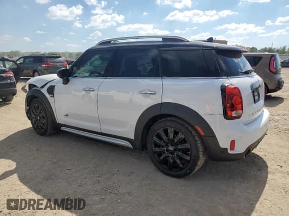 ✅ 2018 MINI Countryman Cooper • VIN: WMZYV5C38J3E03525 • Лот: 81868745. Опубликован ранее на Copart с пробегом 103 882 миль. Бесплатный доступ к архиву аукционных продаж из США и подробный отчёт об истории автомобиля на DreamBid. Изображение 2.