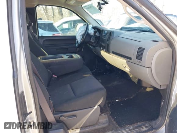 ✅ 2011 GMC Sierra 1500 SL • VIN: 1GTR1UEA5BZ186159 • Lot: 41350866. Wystawiony na IAAI z przebiegiem 259 108 mil. Bezpłatny archiwum sprzedaży aukcyjnych z USA i szczegółowy raport historii pojazdu na DreamBid. Zdjęcie 5.