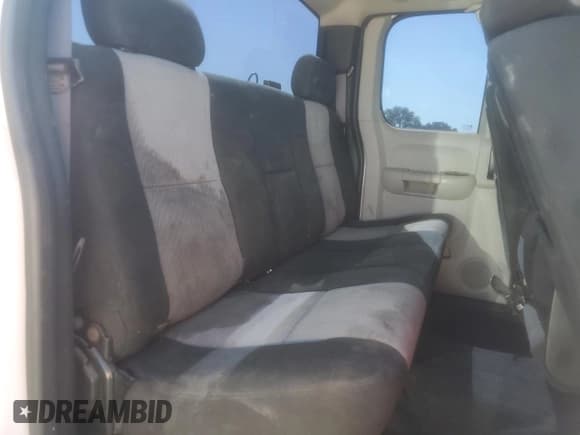 ✅ 2011 Chevrolet Silverado 2500HD Work Truck • VIN: 1GC2KVEG9BZ235369 • Lot: 81783075. Wystawiony na Copart z przebiegiem 276 099 mil. Bezpłatny archiwum sprzedaży aukcyjnych z USA i szczegółowy raport historii pojazdu na DreamBid. Zdjęcie 10.