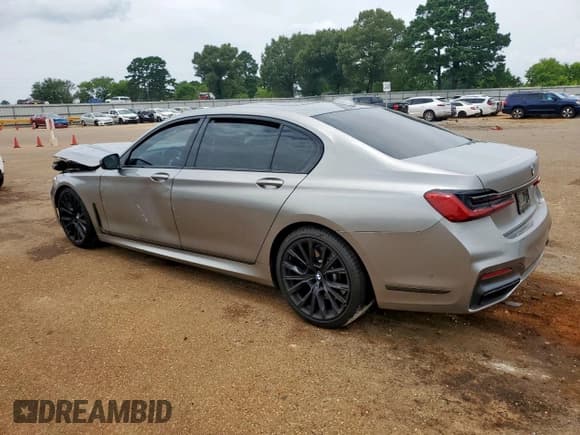✅ 2020 BMW 7 Series 740i • VIN: WBA7T2C07LGL18025 • Лот: 63661375. Опубликован ранее на Copart с пробегом 57 104 миль. Бесплатный доступ к архиву аукционных продаж из США и подробный отчёт об истории автомобиля на DreamBid. Изображение 2.