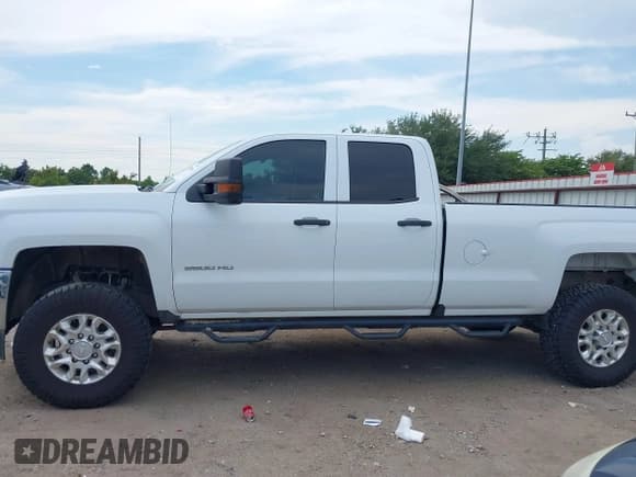 ✅ 2019 Chevrolet Silverado 2500HD Work Truck • VIN: 2GC2KREG0K1194436 • Лот: 43074666. Опубликован ранее на IAAI с пробегом 55 347 миль. Бесплатный доступ к архиву аукционных продаж из США и подробный отчёт об истории автомобиля на DreamBid. Изображение 14.