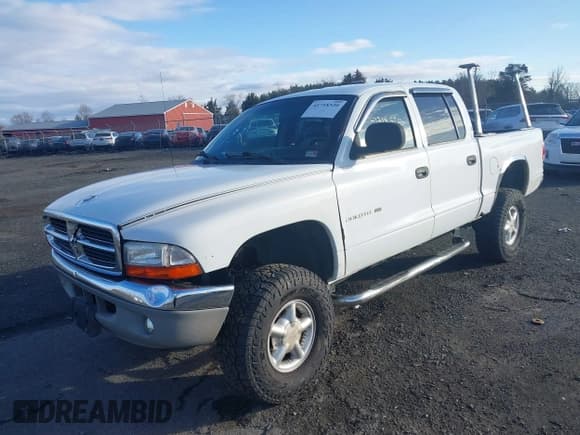 ✅ 2000 Dodge Dakota Sport • VIN: 1B7GG2AN1YS666364 • Lot: 41718320. Wystawiony na IAAI z przebiegiem 191 976 mil. Bezpłatny archiwum sprzedaży aukcyjnych z USA i szczegółowy raport historii pojazdu na DreamBid. Zdjęcie 2.