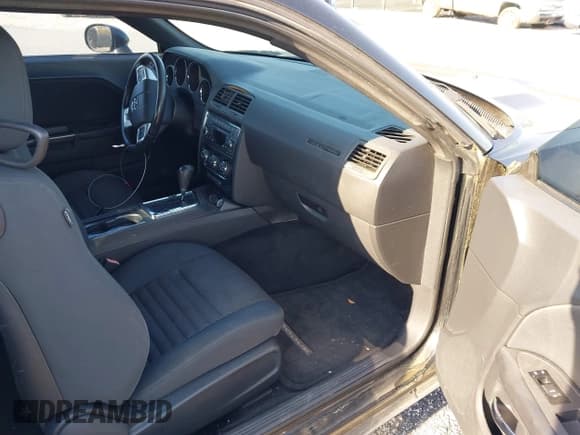 ✅ 2013 Dodge Challenger Rallye Redline • VIN: 2C3CDYAG3DH517925 • Lot: 41774052. Wystawiony na IAAI z przebiegiem 151 207 mil. Bezpłatny archiwum sprzedaży aukcyjnych z USA i szczegółowy raport historii pojazdu na DreamBid. Zdjęcie 5.