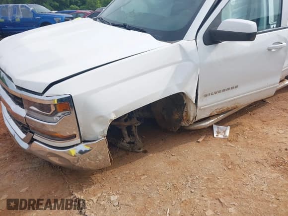 ✅ 2019 Chevrolet Silverado 1500 LT • VIN: 2GCRCPEC8K1140668 • Lot: 42362834. Wystawiony na IAAI z przebiegiem 138 474 mil. Bezpłatny archiwum sprzedaży aukcyjnych z USA i szczegółowy raport historii pojazdu na DreamBid. Zdjęcie 6.