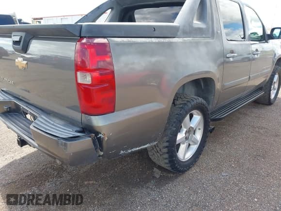 ✅ 2007 Chevrolet Avalanche 2LT • VIN: 3GNEK12397G100365 • Lot: 43215860. Listed on IAAI with 197,240 mi. Free auction sales archive from the USA and detailed vehicle history report at DreamBid. Image 6.