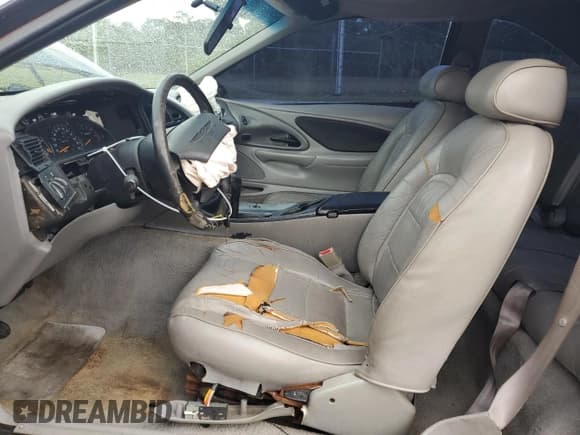 ✅ 1997 Ford Thunderbird LX • VIN: 1FALP62W7VH165149 • Lot: 56654715. Listed on Copart with 155,190 mi. Free auction sales archive from the USA and detailed vehicle history report at DreamBid. Image 7.