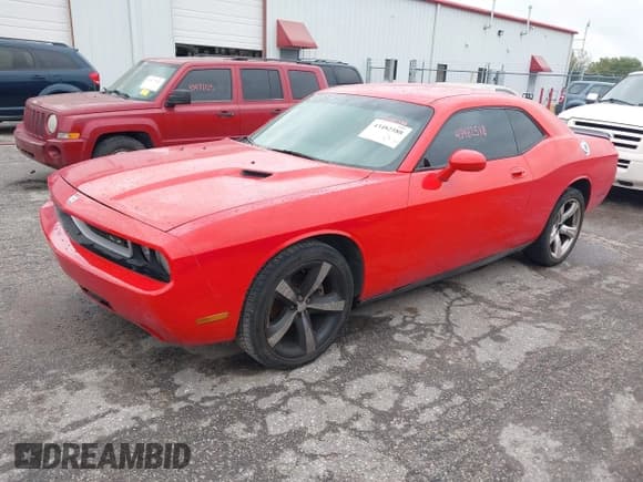 ✅ 2010 Dodge Challenger SE • VIN: 2B3CJ4DV7AH282272 • Lot: 43482588. Listed on IAAI with 193,000 mi. Free auction sales archive from the USA and detailed vehicle history report at DreamBid. Image 2.