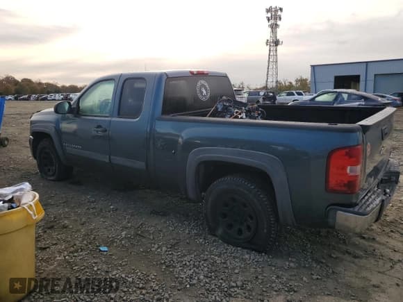 ✅ 2007 Chevrolet Silverado 1500 1LT • VIN: 2GCEK19C371663239 • Lot: 90299465. Wystawiony na Copart z przebiegiem 307 358 mil. Bezpłatny archiwum sprzedaży aukcyjnych z USA i szczegółowy raport historii pojazdu na DreamBid. Zdjęcie 2.