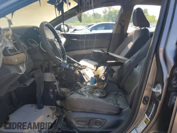 2023 Toyota Camry LE с VIN 4T1C11BK0PU083345, выставлен на аукционе Copart как лот 65721765 с пробегом Не указан миль и Списание • Salvage title. История ставок и продаж доступна на DreamBid. Изображение 7.