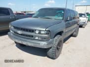 ✅ 2000 Chevrolet Suburban LS • VIN: 3GNEC16T2YG104878 • Лот: 40464441. Опубликован ранее на IAAI с пробегом 233 868 миль. Бесплатный доступ к архиву аукционных продаж из США и подробный отчёт об истории автомобиля на DreamBid. Изображение 2.
