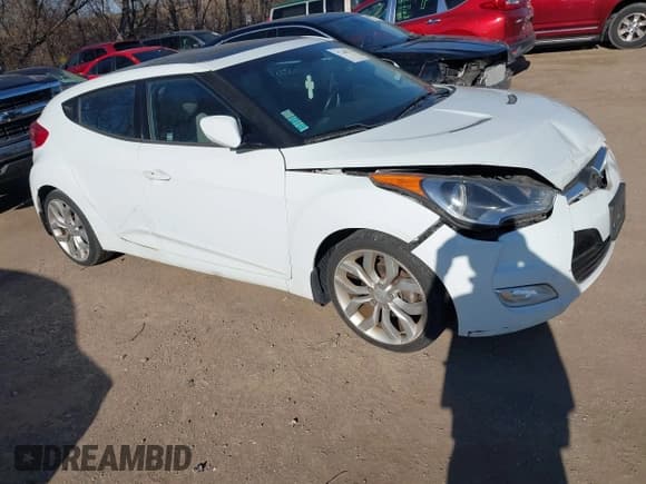 ✅ 2013 Hyundai Veloster w/Black Int • VIN: KMHTC6AD3DU164328 • Lot: 41706019. Wystawiony na IAAI z przebiegiem 106 976 mil. Bezpłatny archiwum sprzedaży aukcyjnych z USA i szczegółowy raport historii pojazdu na DreamBid. Zdjęcie 1.