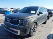✅ 2025 Kia Telluride S • VIN: 5XYP64GC4SG634347 • Lot: 43442016. Wystawiony na IAAI z przebiegiem 6 960 mil. Bezpłatny archiwum sprzedaży aukcyjnych z USA i szczegółowy raport historii pojazdu na DreamBid. Zdjęcie 2.