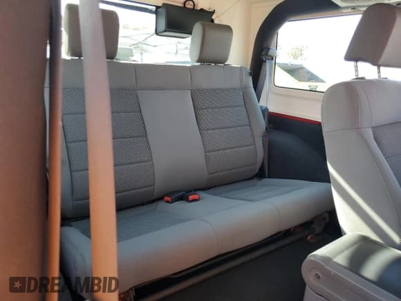 ✅ 2008 Jeep Wrangler Rubicon • VIN: 1J4GA64198L500857 • Lot: 91066625. Wystawiony na Copart z przebiegiem 143 337 mil. Bezpłatny archiwum sprzedaży aukcyjnych z USA i szczegółowy raport historii pojazdu na DreamBid. Zdjęcie 11.