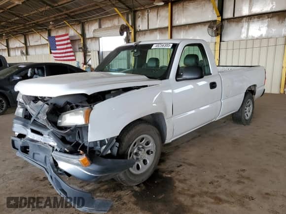 2006 Chevrolet Silverado 1500 Work Truck z VIN 3GCEC14X46G204413, wystawiony jako Copart lot #48256385 z przebiegiem 81 662 mil mil oraz Szkoda całkowita • Salvage title. Historia ofert i sprzedaży dostępna na DreamBid. Obrazek 1.