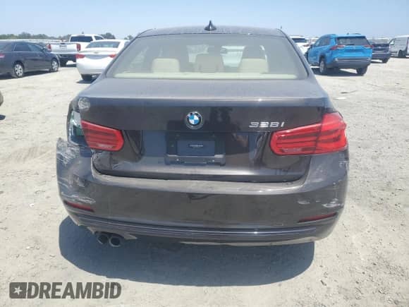 2016 BMW 3 Series z VIN WBA8E7C57GK415560, wystawiony jako Copart lot #60493425 z przebiegiem 37 702 mil mil oraz Szkoda całkowita • Salvage title. Historia ofert i sprzedaży dostępna na DreamBid. Obrazek 6.