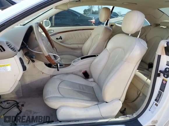 ✅ 2009 Mercedes-Benz CLK 350 • VIN: WDBTJ56H39F264312 • Lot: 76835154. Wystawiony na Copart z przebiegiem 125 624 mil. Bezpłatny archiwum sprzedaży aukcyjnych z USA i szczegółowy raport historii pojazdu na DreamBid. Zdjęcie 7.